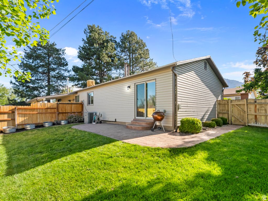 Image 24 of property listing at 2188 E UNION BLVD #B, Cottonwood Heights, UT 84121