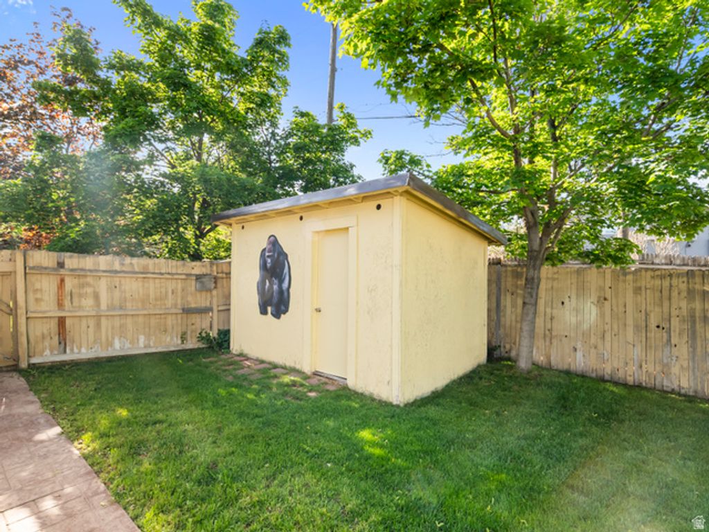 Image 25 of property listing at 2188 E UNION BLVD #B, Cottonwood Heights, UT 84121