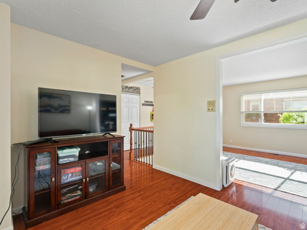 Image 5 of property listing at 2188 E UNION BLVD #B, Cottonwood Heights, UT 84121