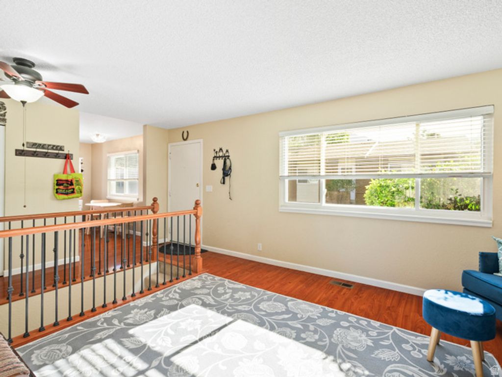 Image 7 of property listing at 2188 E UNION BLVD #B, Cottonwood Heights, UT 84121