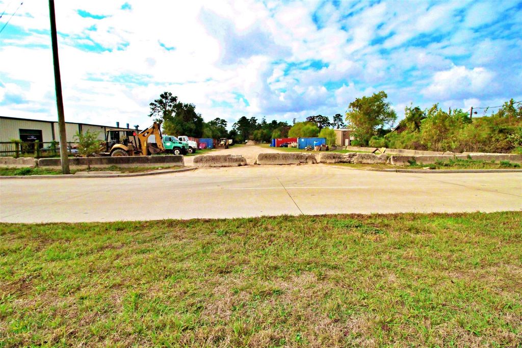 15923 Hollister Street, Houston, TX 77066