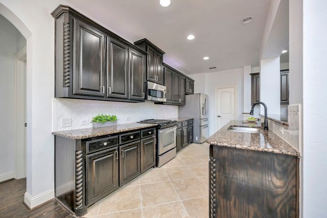 824 Oglethorpe Lane, Savannah, TX 76227