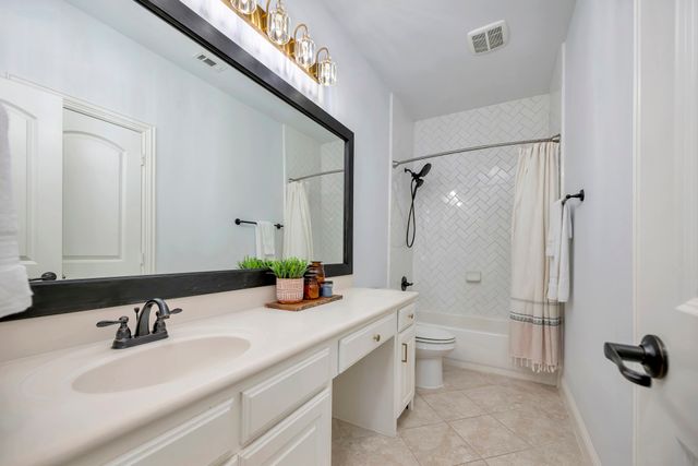 824 Oglethorpe Lane, Savannah, TX 76227