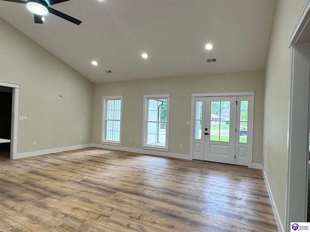 57 Malvern Court, Brandenburg, KY 40108