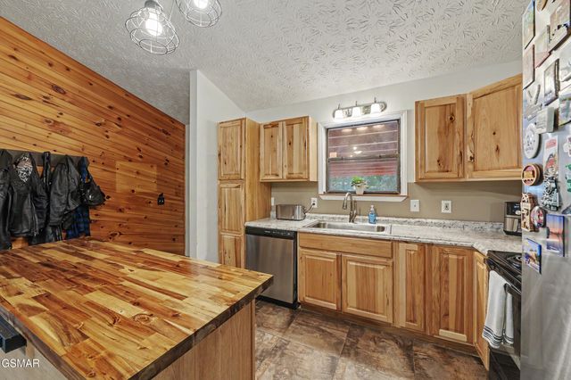 3319 Rocky Ridge Road, Cosby, TN 37722