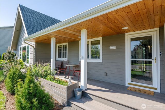 1277 Aaron Drive, Lynden, WA 98264