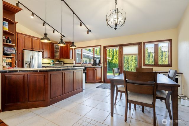 1277 Aaron Drive, Lynden, WA 98264