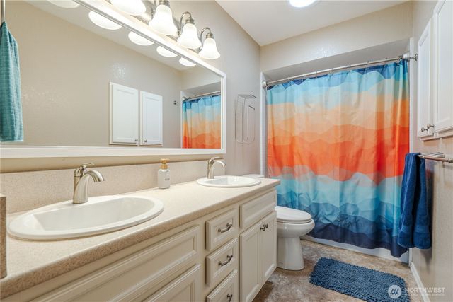 1277 Aaron Drive, Lynden, WA 98264
