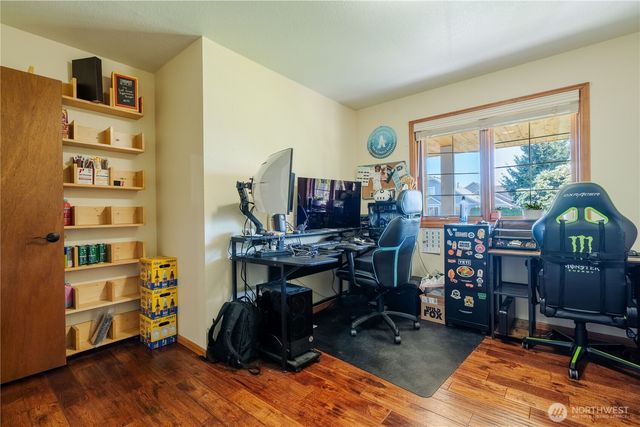 1277 Aaron Drive, Lynden, WA 98264