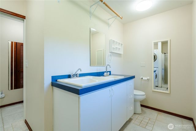 1277 Aaron Drive, Lynden, WA 98264