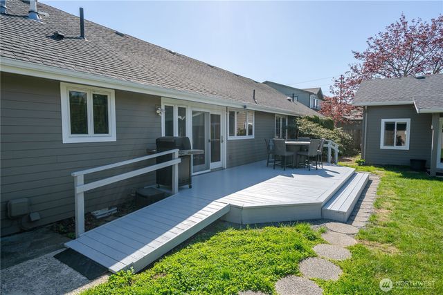 1277 Aaron Drive, Lynden, WA 98264