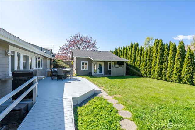 1277 Aaron Drive, Lynden, WA 98264