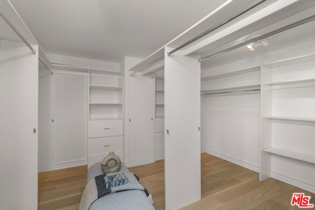 11723 Mayfield Avenue 4, Los Angeles, CA 90049