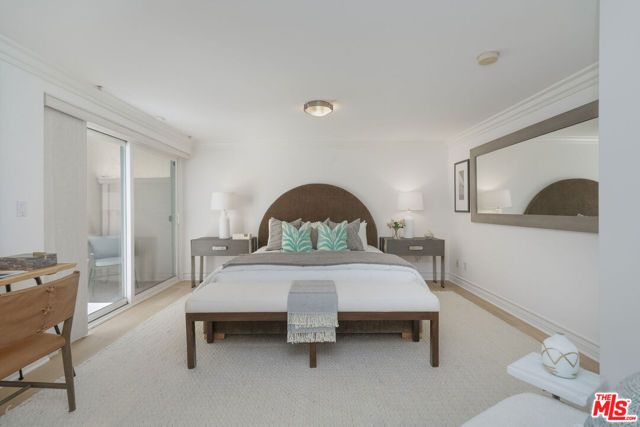 11723 Mayfield Avenue 4, Los Angeles, CA 90049