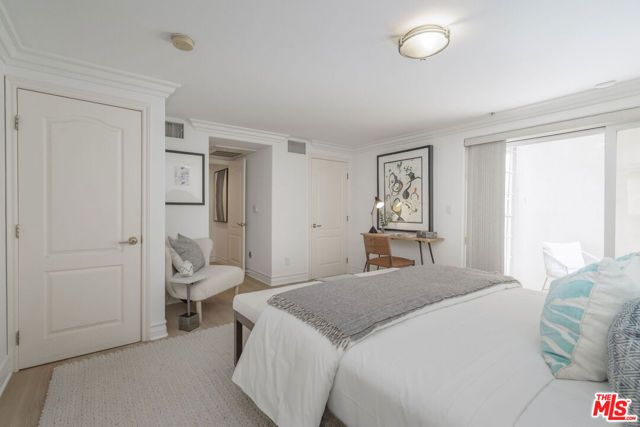 11723 Mayfield Avenue 4, Los Angeles, CA 90049
