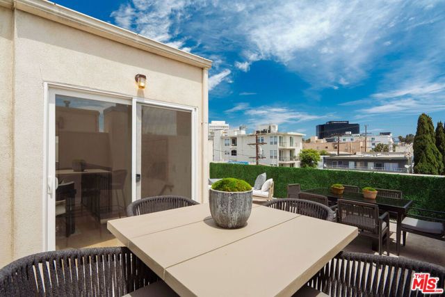 11723 Mayfield Avenue 4, Los Angeles, CA 90049