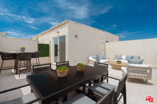 11723 Mayfield Avenue 4, Los Angeles, CA 90049
