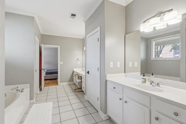 1481 KIMBROUGH RD, Germantown, TN 38138