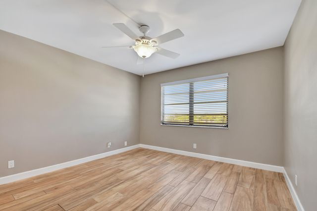 4640 W Lucerne Lakes Blvd W 502, Lake Worth, FL 33467