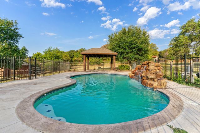 501 Valle Vista Court, Keller, TX 76248