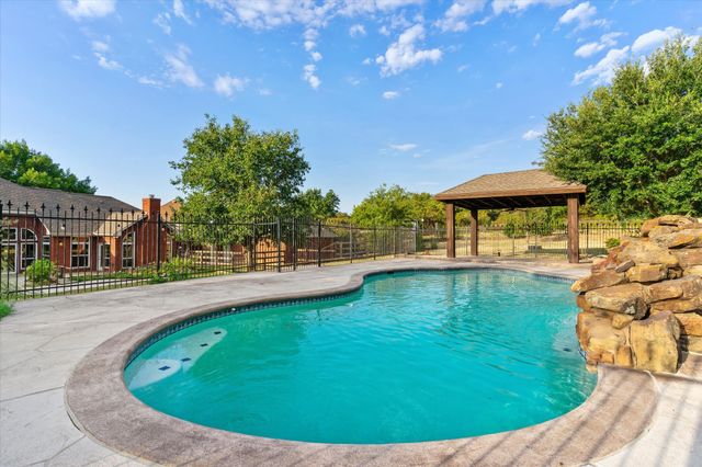 501 Valle Vista Court, Keller, TX 76248