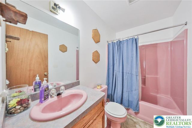 4608 West Pine Ridge Drive, Lehman Twp, PA 18324