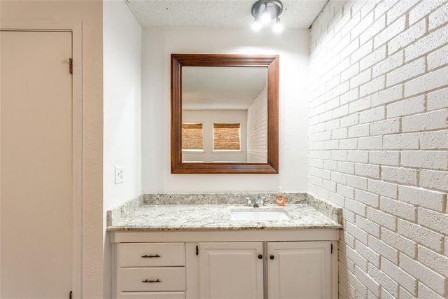 3321 Rock Creek Way, Oklahoma City, OK 73120