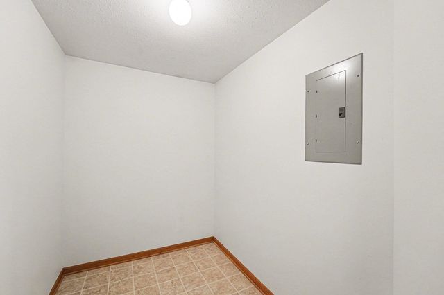 308 Marigold Circle, Westland, MI 48185