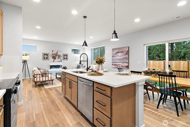 24418 111th Avenue SE, Kent, WA 98030