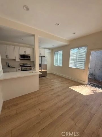 405 W Broadway E, Glendale, CA 91204
