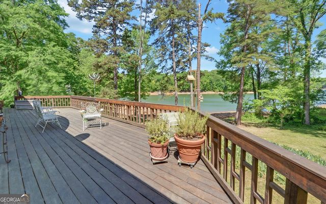 1700 Harbor Light Marina Road, Lavonia, GA 30553