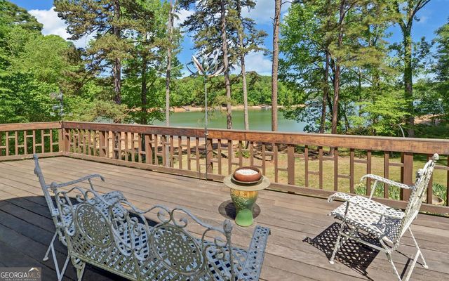 1700 Harbor Light Marina Road, Lavonia, GA 30553