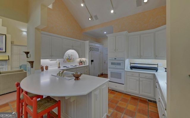 1700 Harbor Light Marina Road, Lavonia, GA 30553