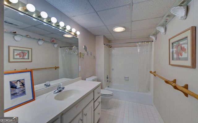 1700 Harbor Light Marina Road, Lavonia, GA 30553