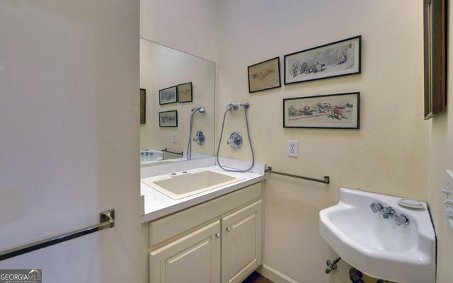 1700 Harbor Light Marina Road, Lavonia, GA 30553