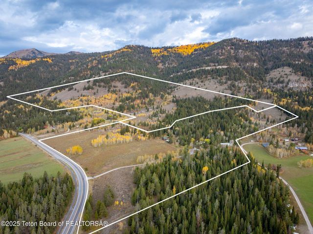 6255 W US HWY 22, Wilson, WY 83014