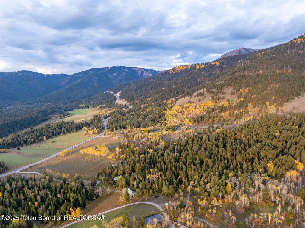 6255 W US HWY 22, Wilson, WY 83014 photo 4