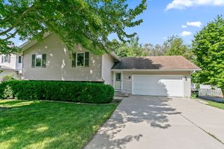 30 S Grant Street, North Aurora, IL 60542