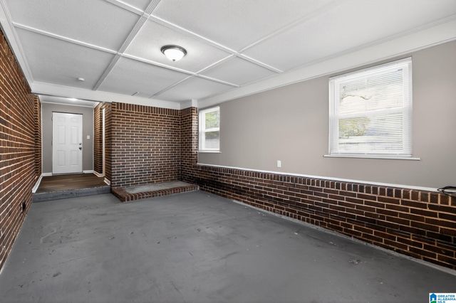 913 27TH AVENUE NE, Center Point, AL 35215