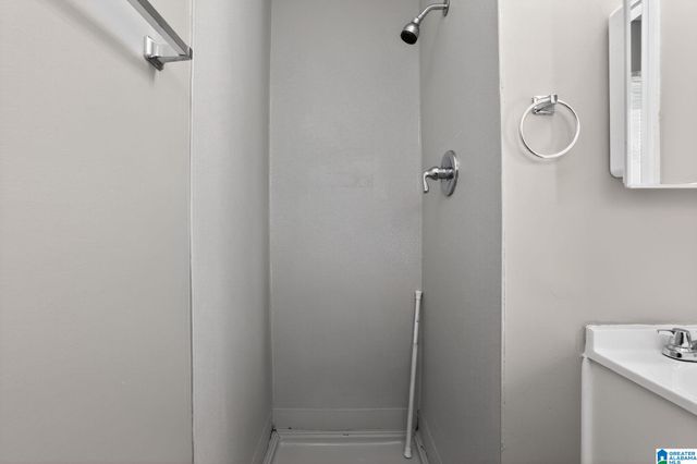 913 27TH AVENUE NE, Center Point, AL 35215