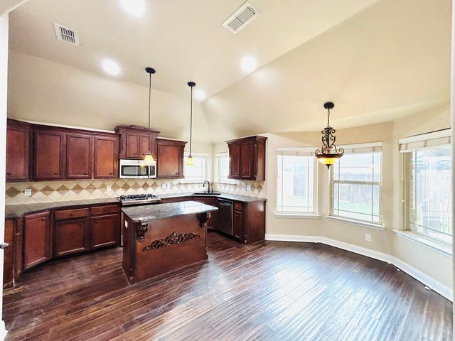 710 N 6th Street, Wolfforth, TX 79382