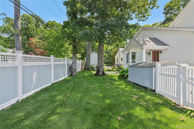 54 Breezy Point Road, Wading River, NY 11792