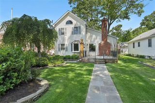 54 Breezy Point Road, Wading River, NY 11792