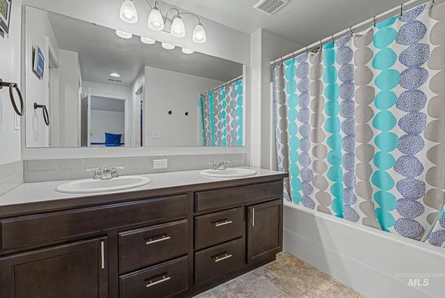 2129 E Elm Grove Dr., Nampa, ID 83686