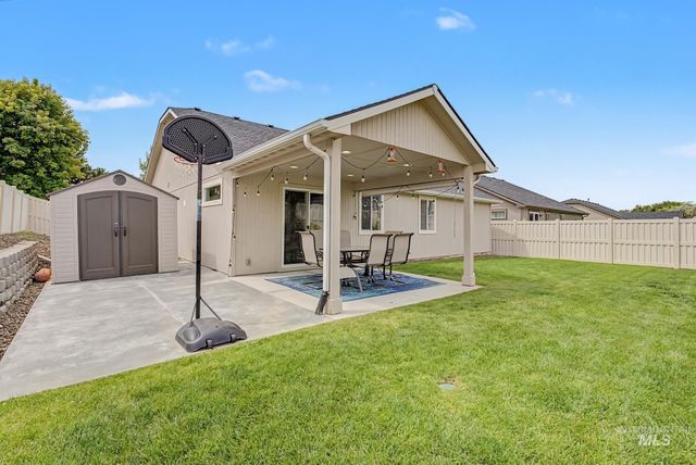 2129 E Elm Grove Dr., Nampa, ID 83686