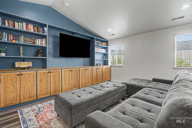 2129 E Elm Grove Dr., Nampa, ID 83686