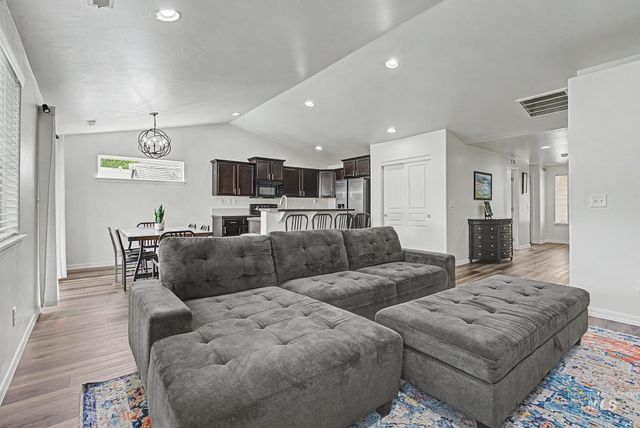 2129 E Elm Grove Dr., Nampa, ID 83686