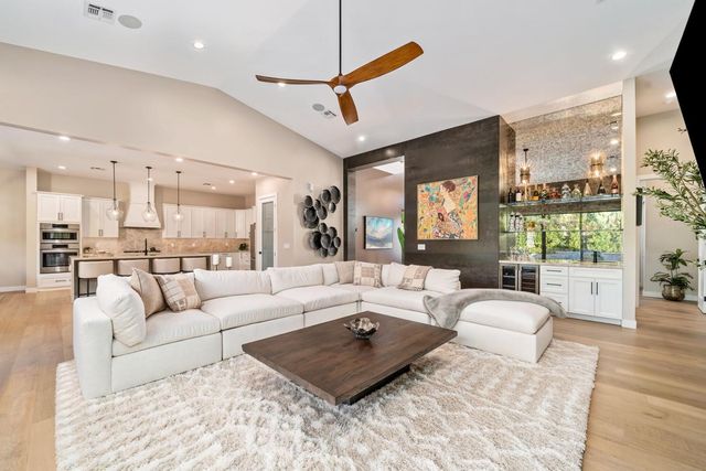 3810 E Clarendon Avenue, Phoenix, AZ 85018