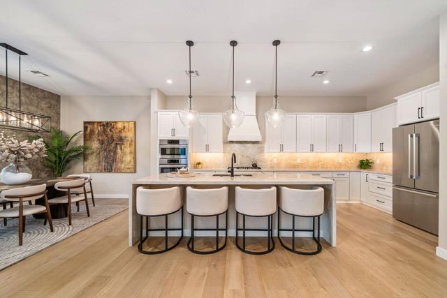 3810 E Clarendon Avenue, Phoenix, AZ 85018