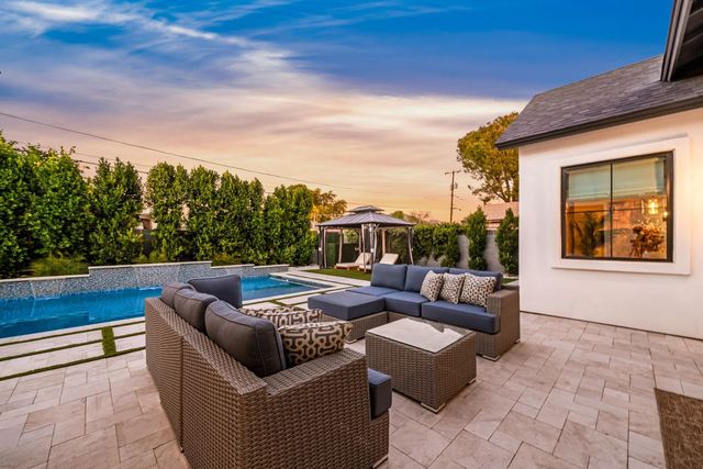 3810 E Clarendon Avenue, Phoenix, AZ 85018